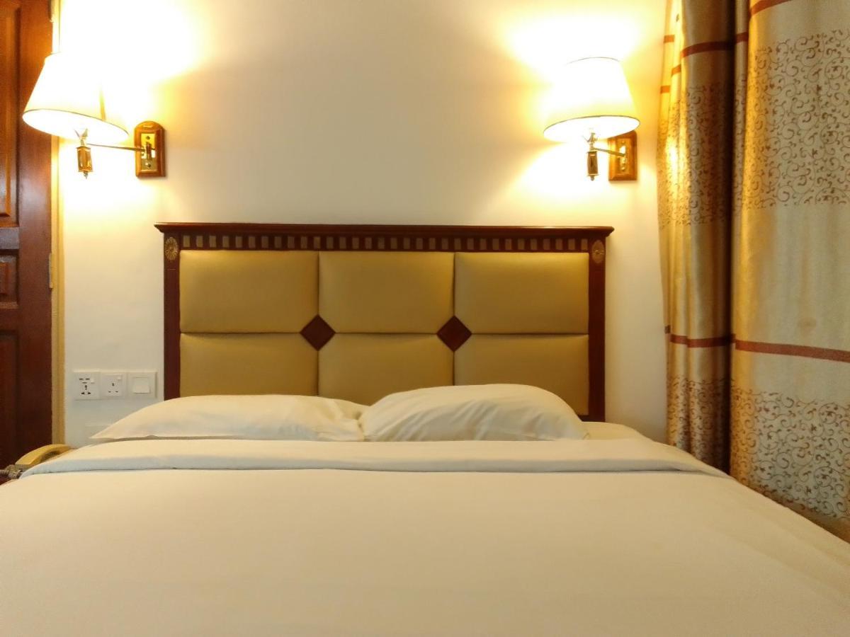 Super Oyo 90464 Borneo Suites Hotel Κότα Κιναμπαλού Εξωτερικό φωτογραφία
