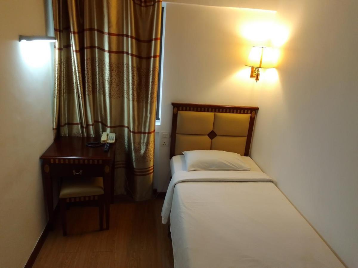 Super Oyo 90464 Borneo Suites Hotel Κότα Κιναμπαλού Εξωτερικό φωτογραφία