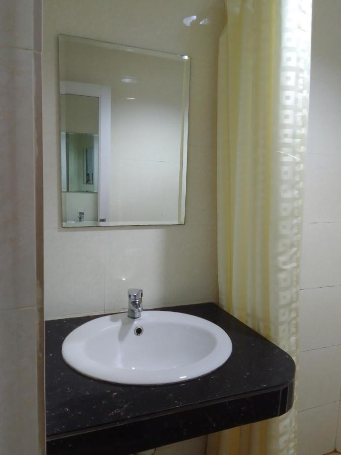 Super Oyo 90464 Borneo Suites Hotel Κότα Κιναμπαλού Εξωτερικό φωτογραφία