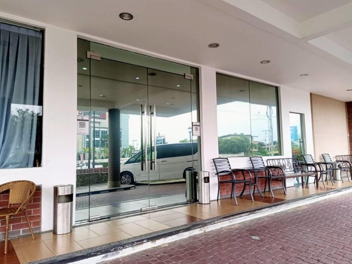 Super Oyo 90464 Borneo Suites Hotel Κότα Κιναμπαλού Εξωτερικό φωτογραφία